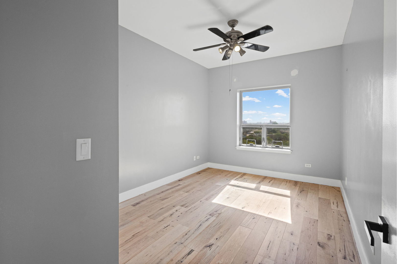 100 N Hermitage Avenue 908 Property Photo 10
