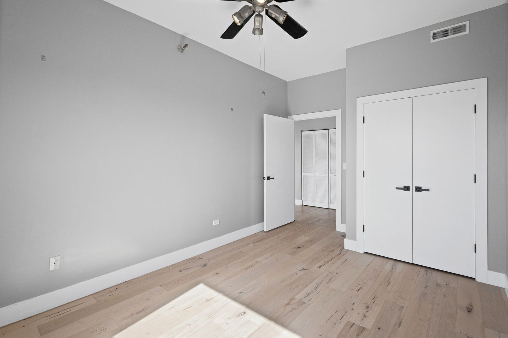 100 N Hermitage Avenue 908 Property Photo 12