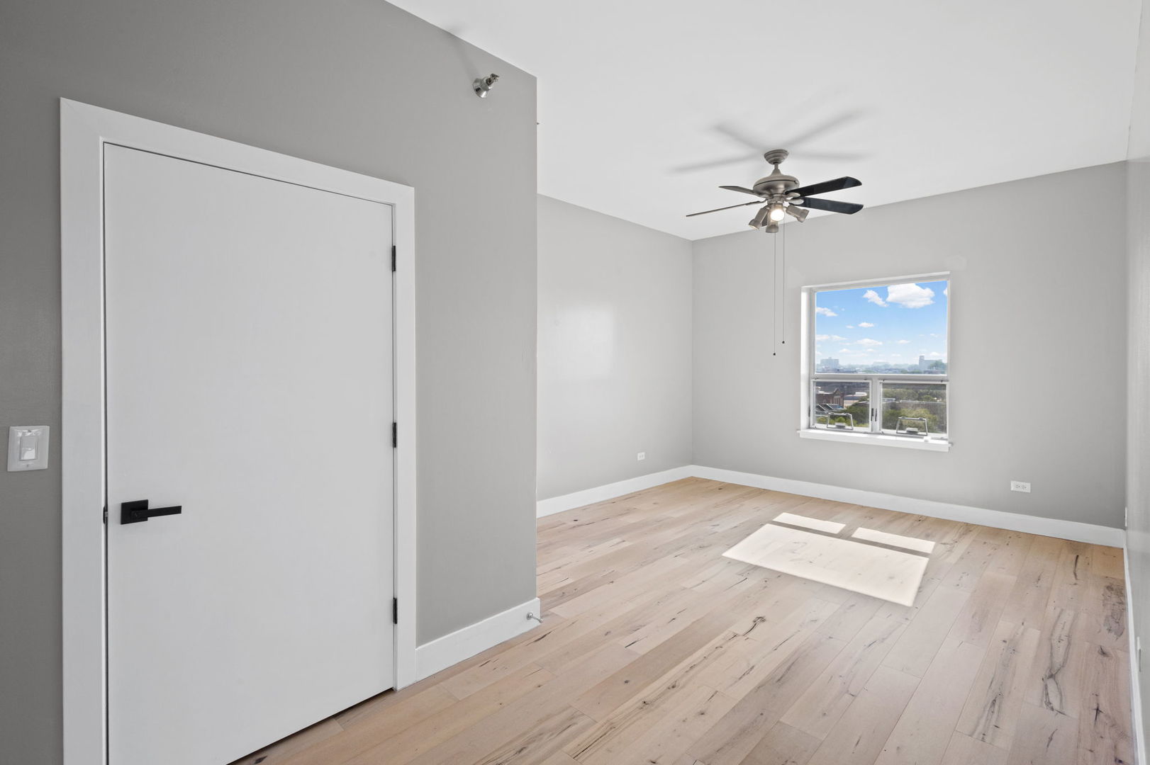 100 N Hermitage Avenue 908 Property Photo 13