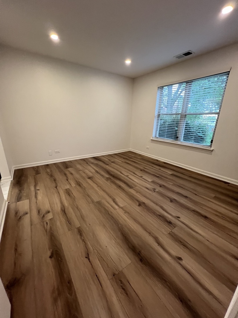108 Glengarry Drive 102 Property Photo 12