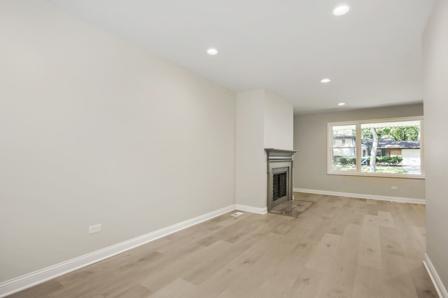 305 Jackson Street Property Photo 6