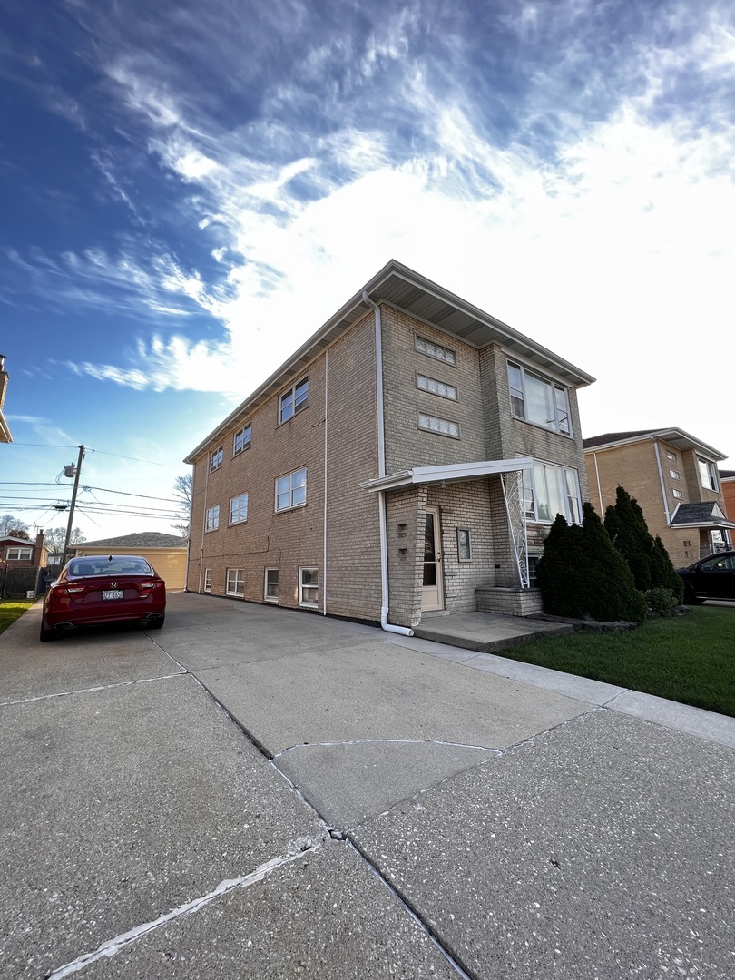 5217 W 87th Street 2 Property Photo 1