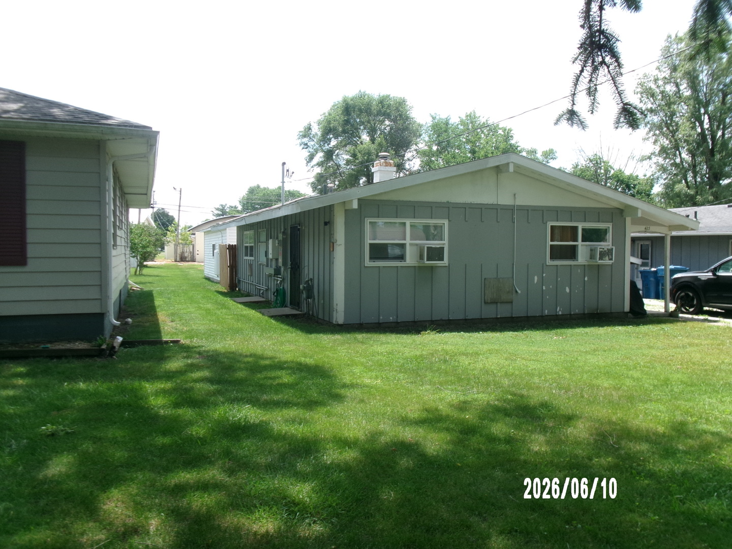 423 W Chestnut Street Property Photo 2
