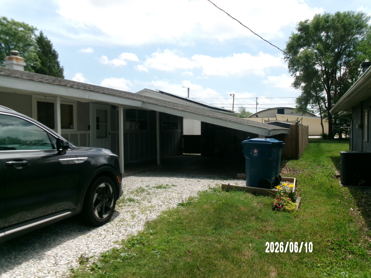 423 W Chestnut Street Property Photo 6