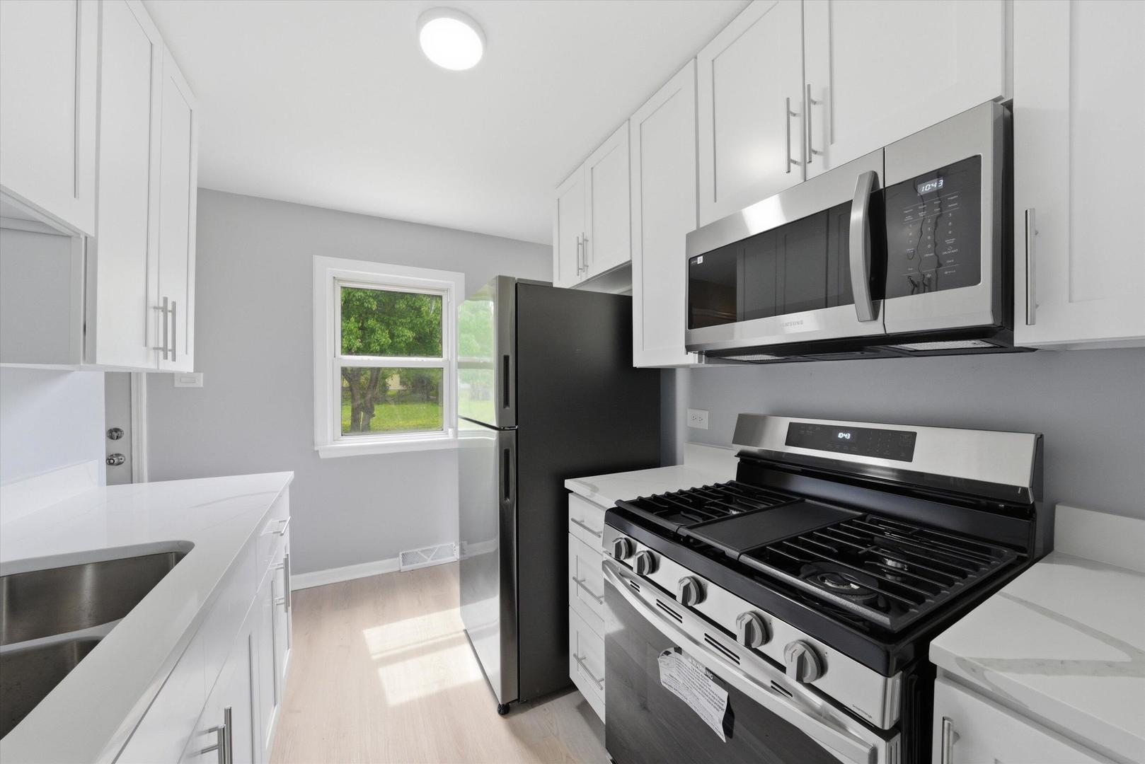 14018 S Finley Avenue Property Photo 14