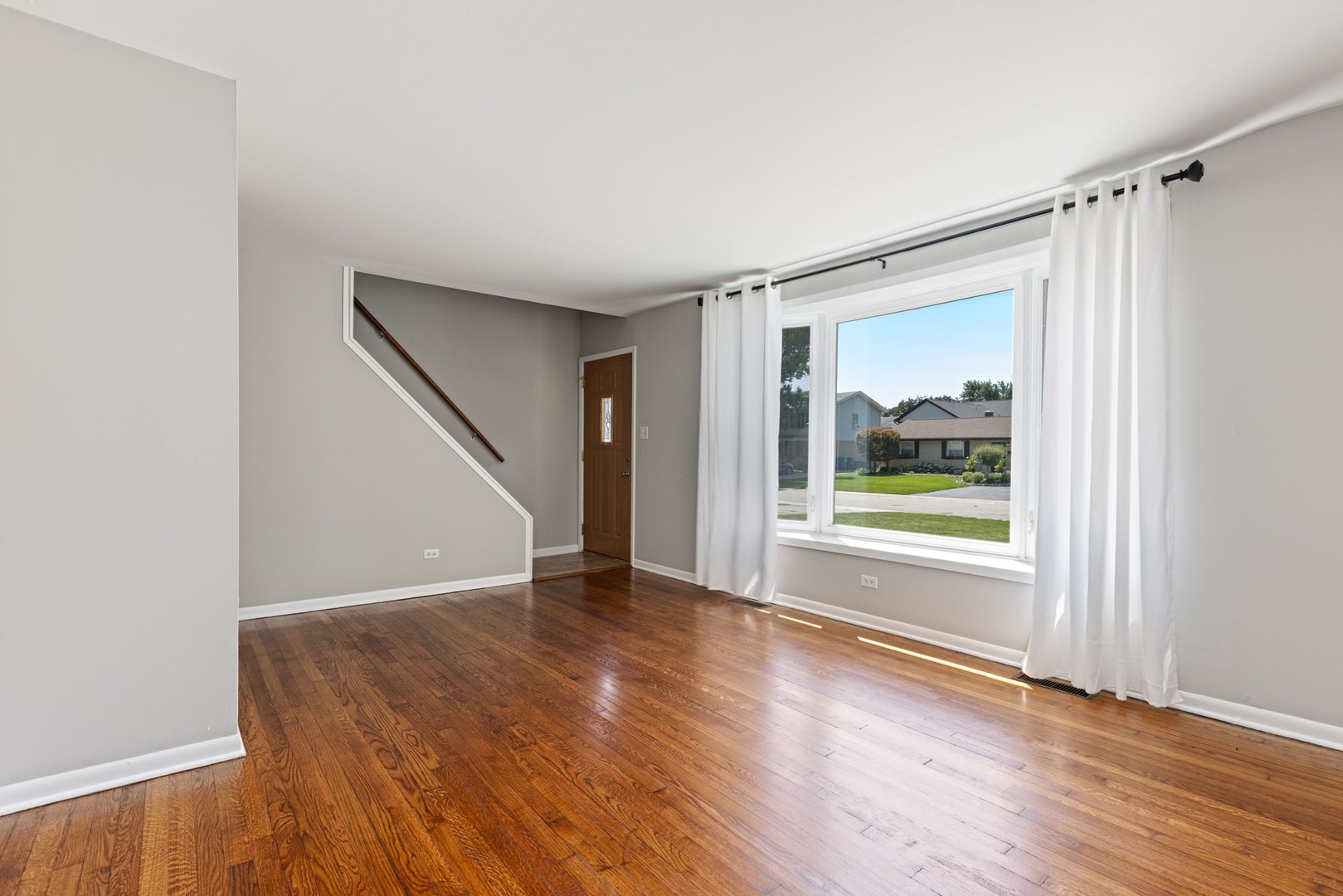 5446 Highland Court Property Photo 8