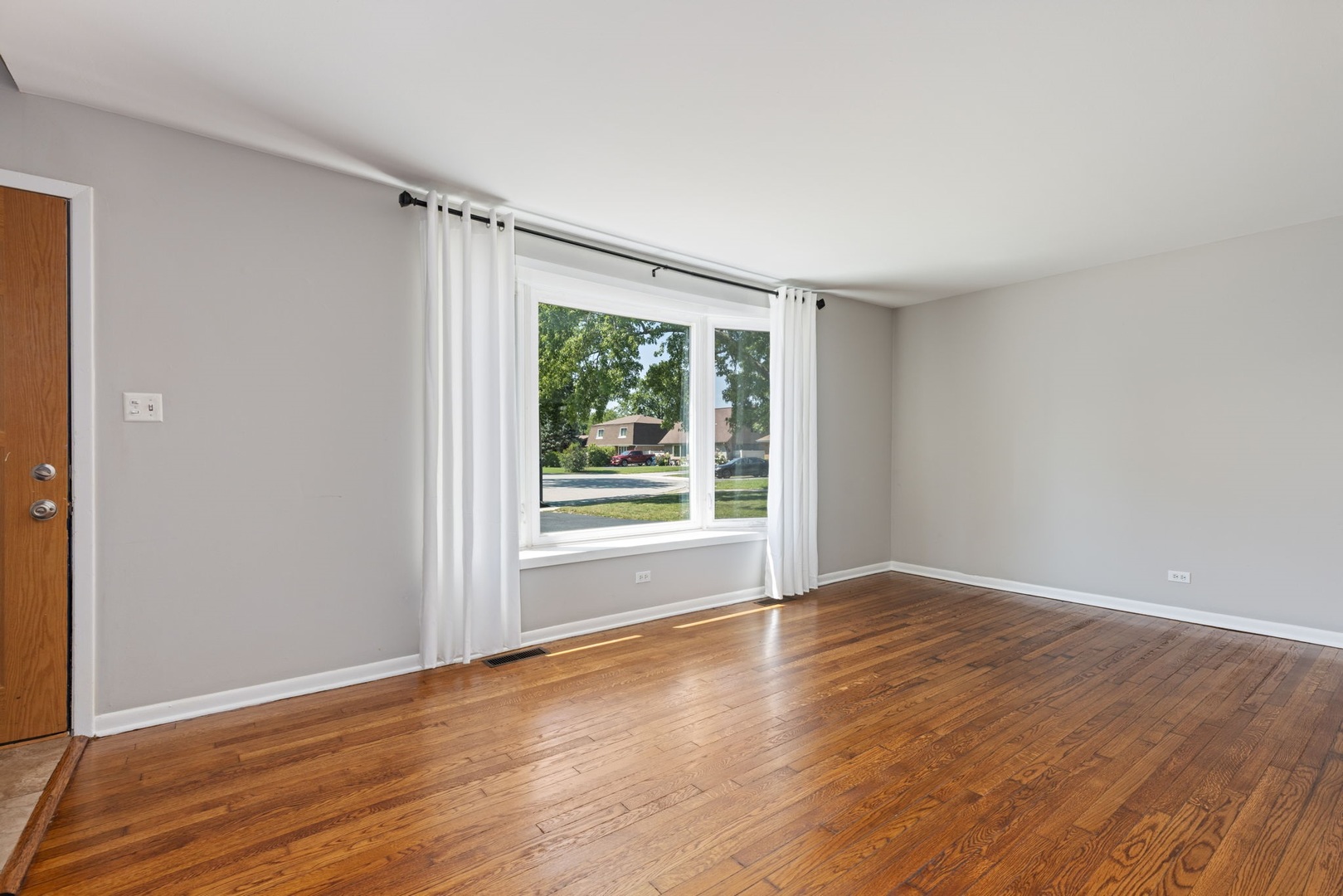 5446 Highland Court Property Photo 10