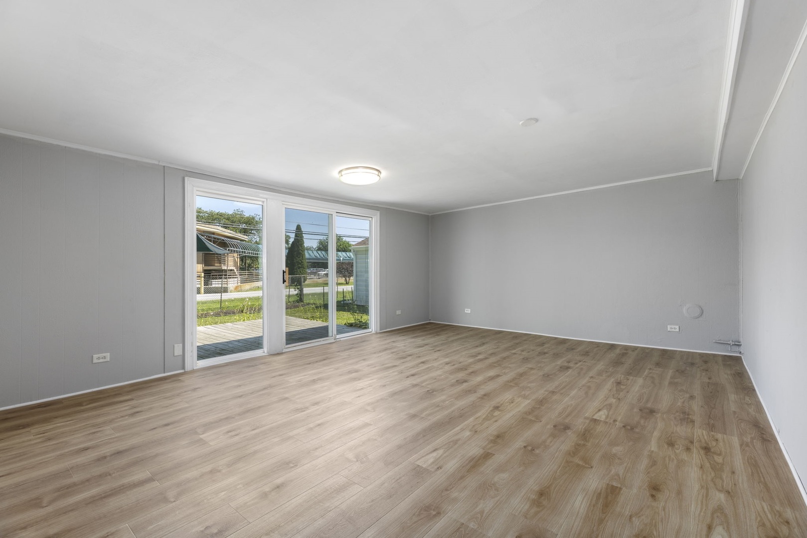 5446 Highland Court Property Photo 12