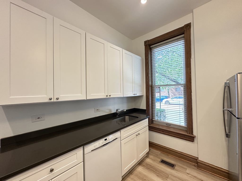 3559 N Ashland Avenue 1r Property Photo 4