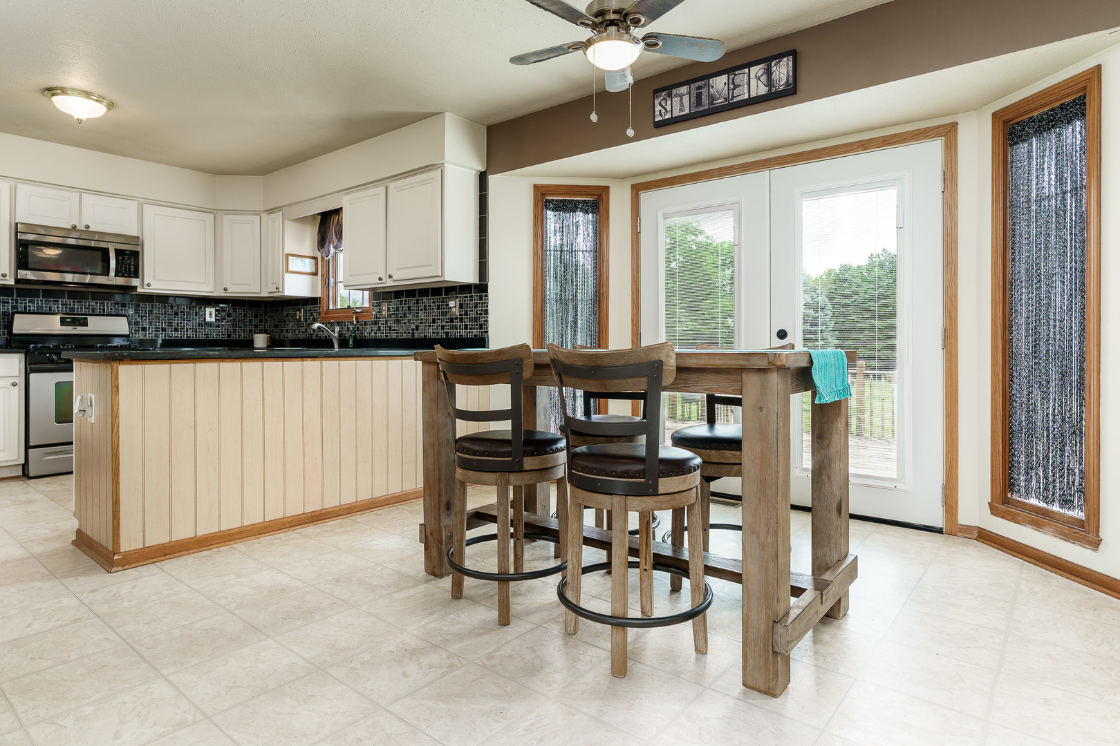 1082 Westridge Drive Property Photo 16