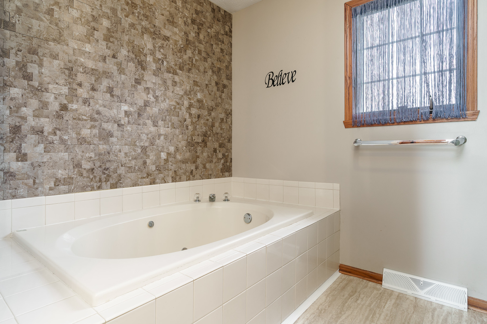 1082 Westridge Drive Property Photo 32