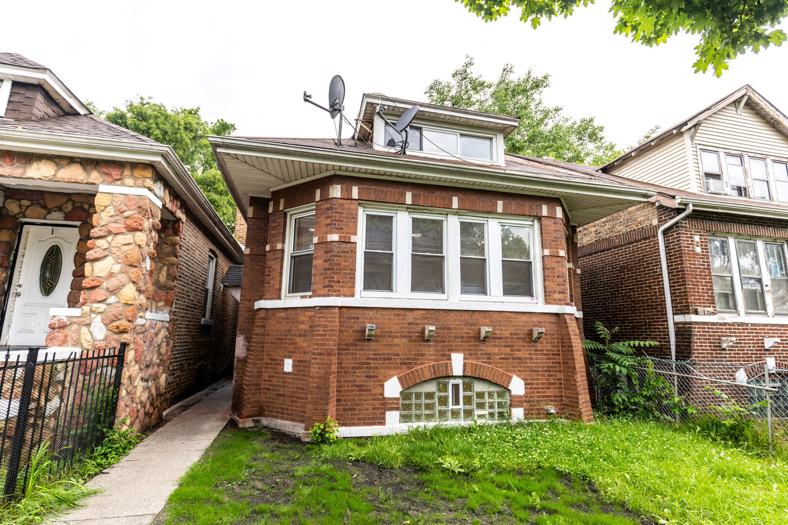7518 S Union Avenue Property Photo 1