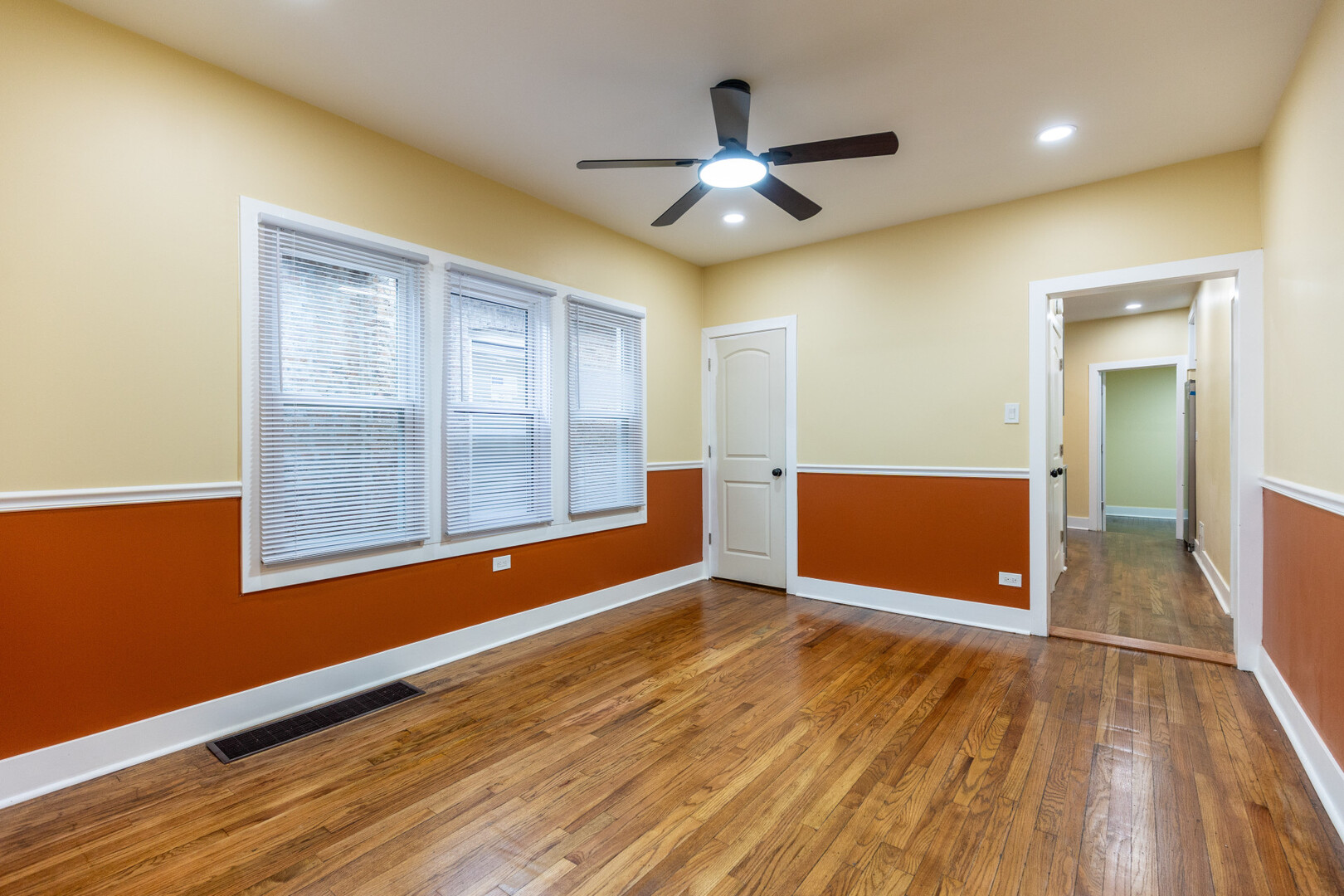 7518 S Union Avenue Property Photo 2