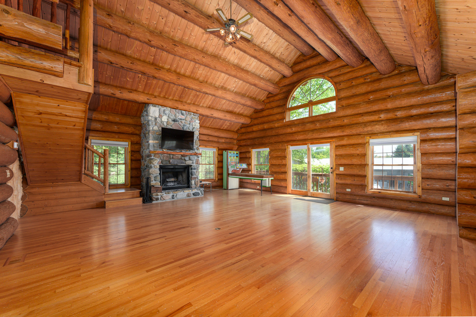 4418 Richmond Road Property Photo 4