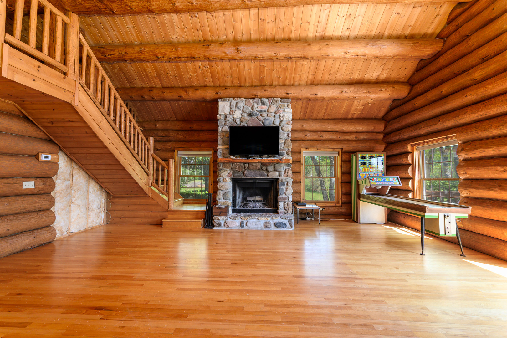 4418 Richmond Road Property Photo 5