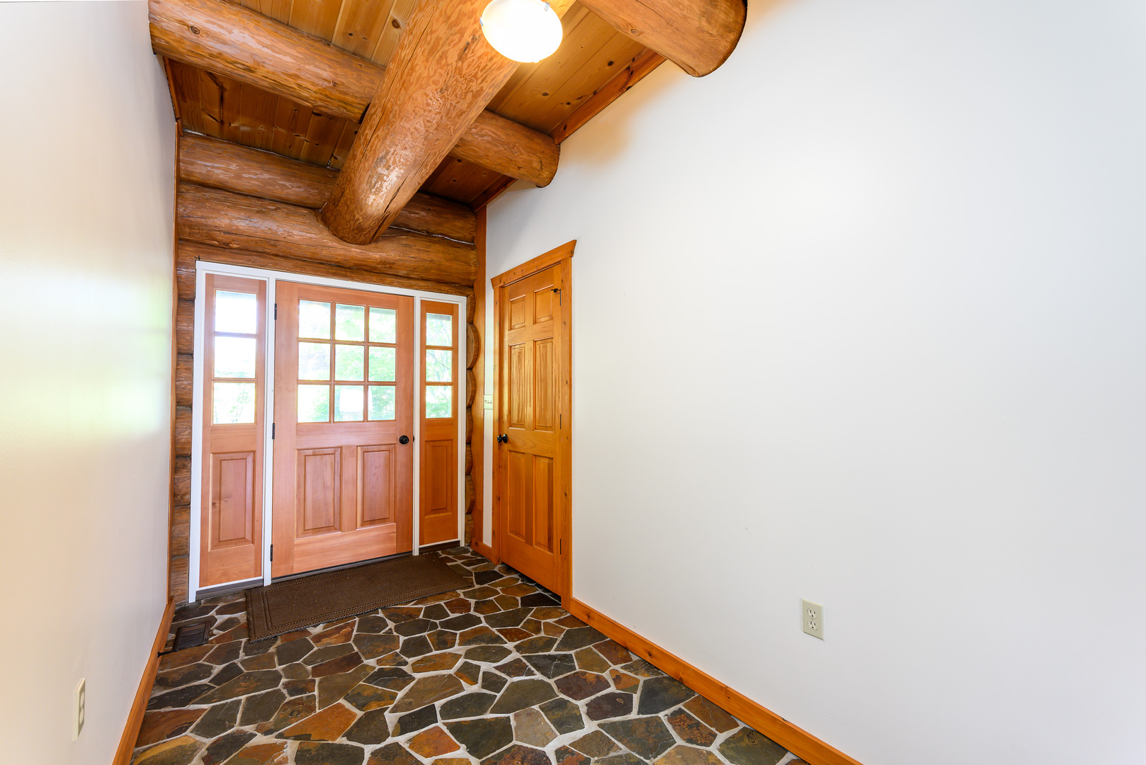 4418 Richmond Road Property Photo 12