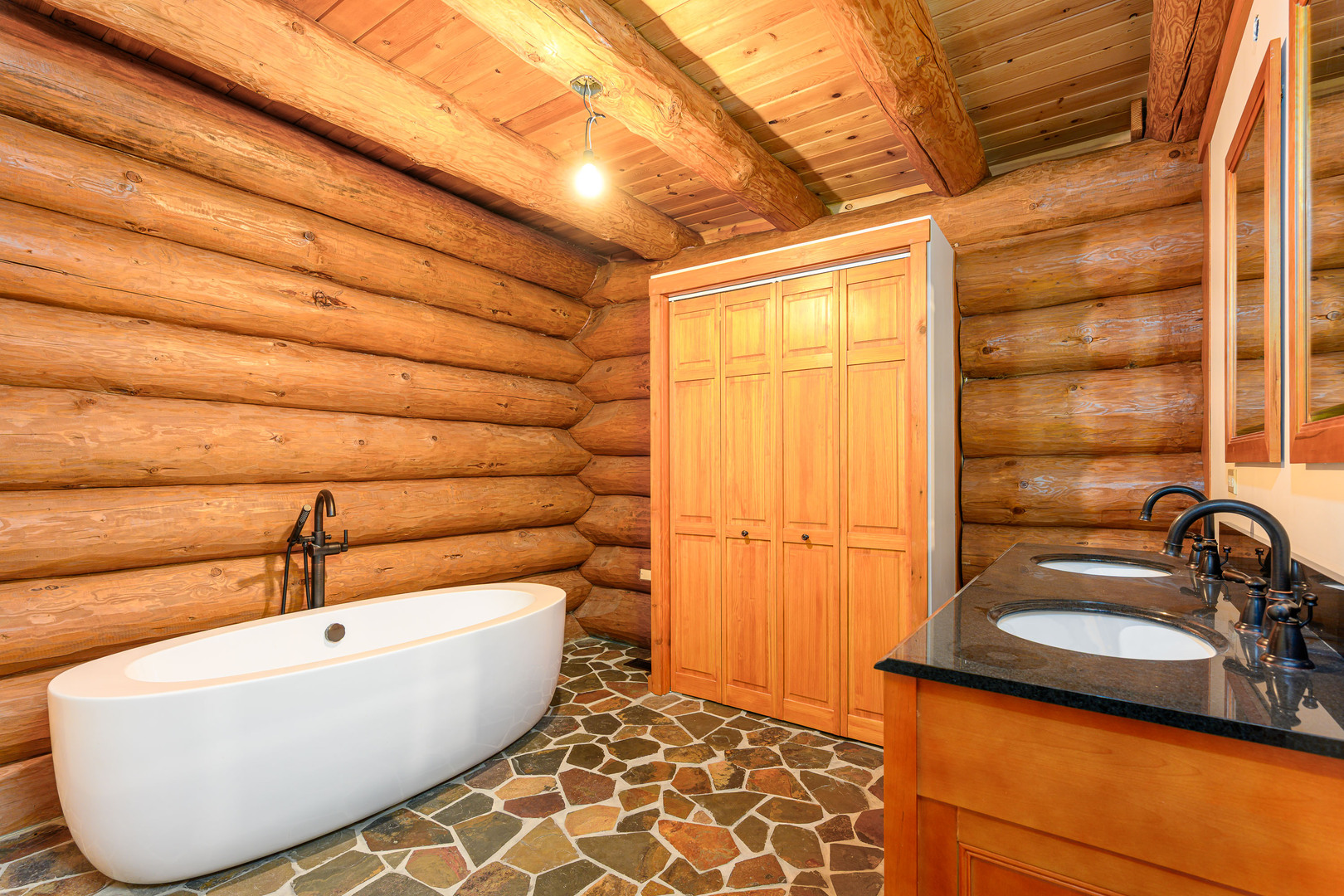 4418 Richmond Road Property Photo 19