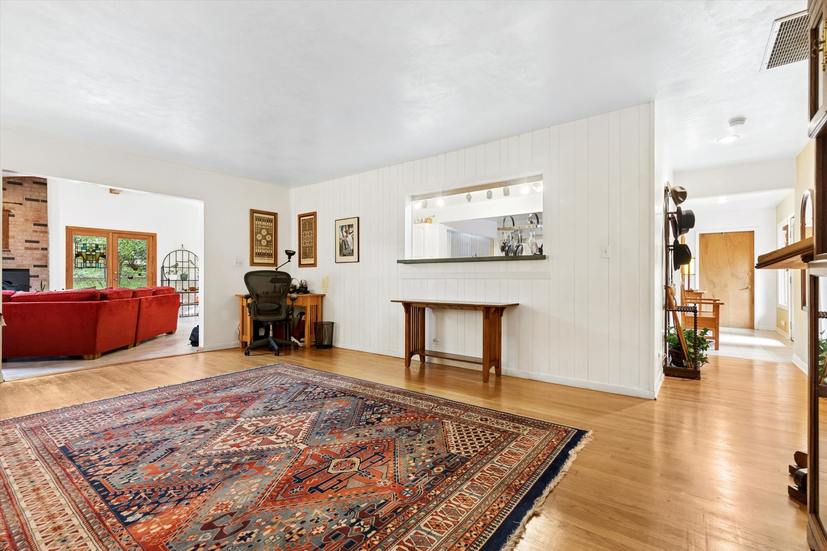 125 N Park Boulevard Property Photo 6