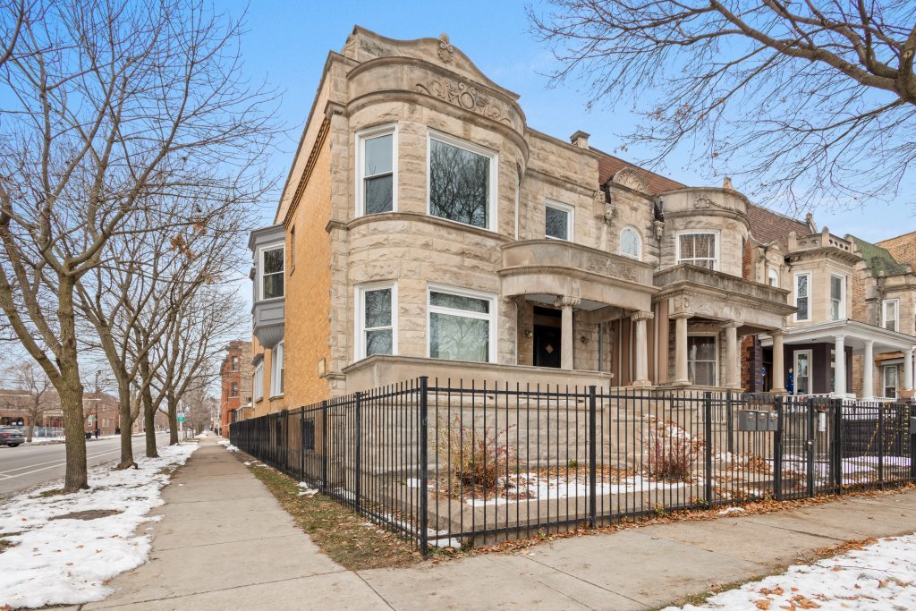 6556 S Woodlawn Avenue Property Photo 1