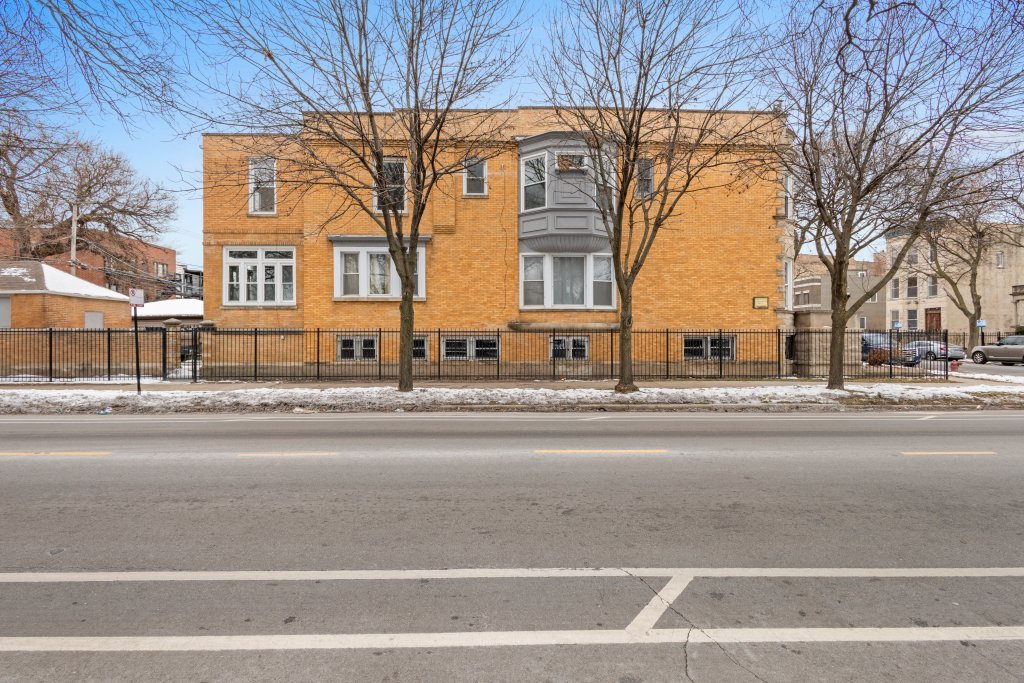 6556 S Woodlawn Avenue Property Photo 4