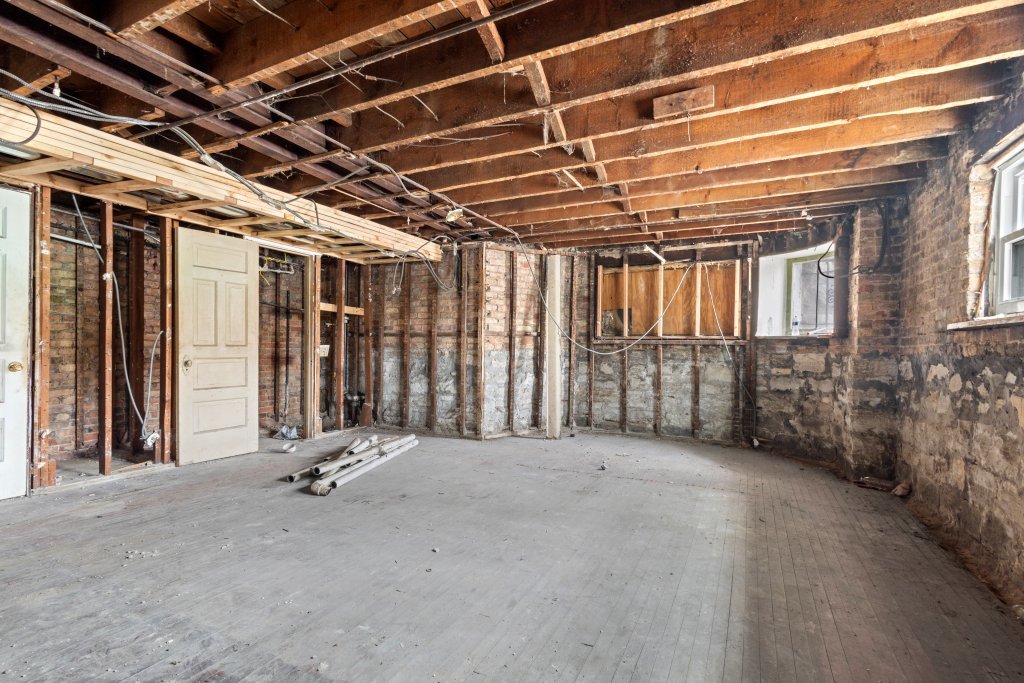6556 S Woodlawn Avenue Property Photo 11