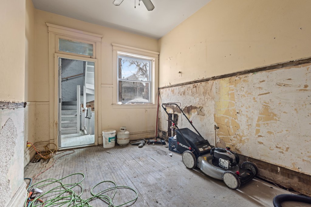 6556 S Woodlawn Avenue Property Photo 26