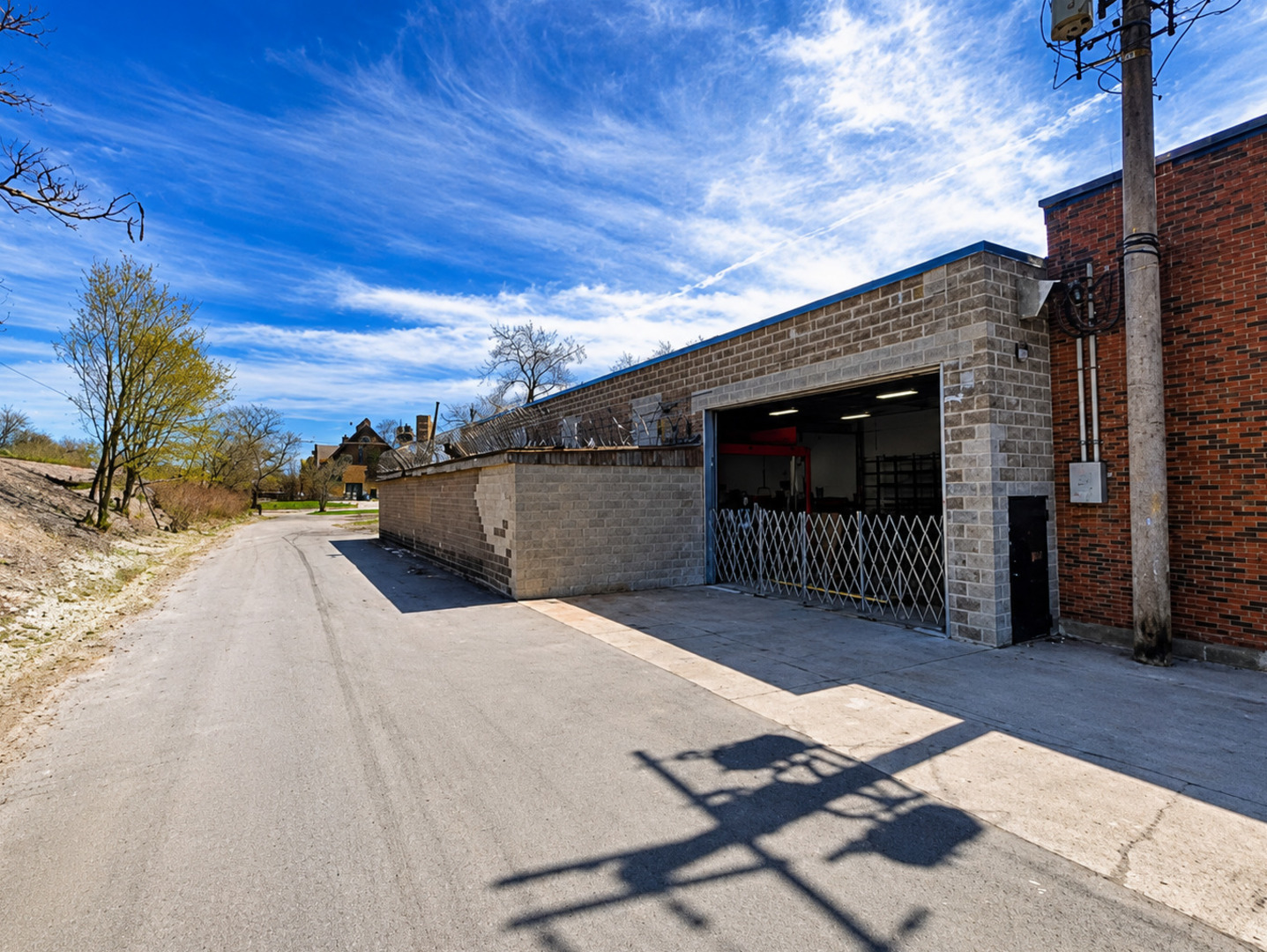 385 N Avers Avenue Property Photo 1