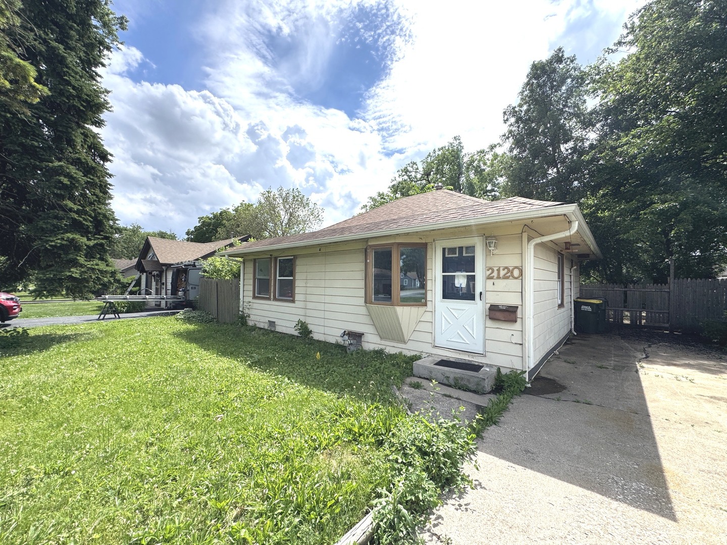 2120 Emerson Avenue Property Photo 1