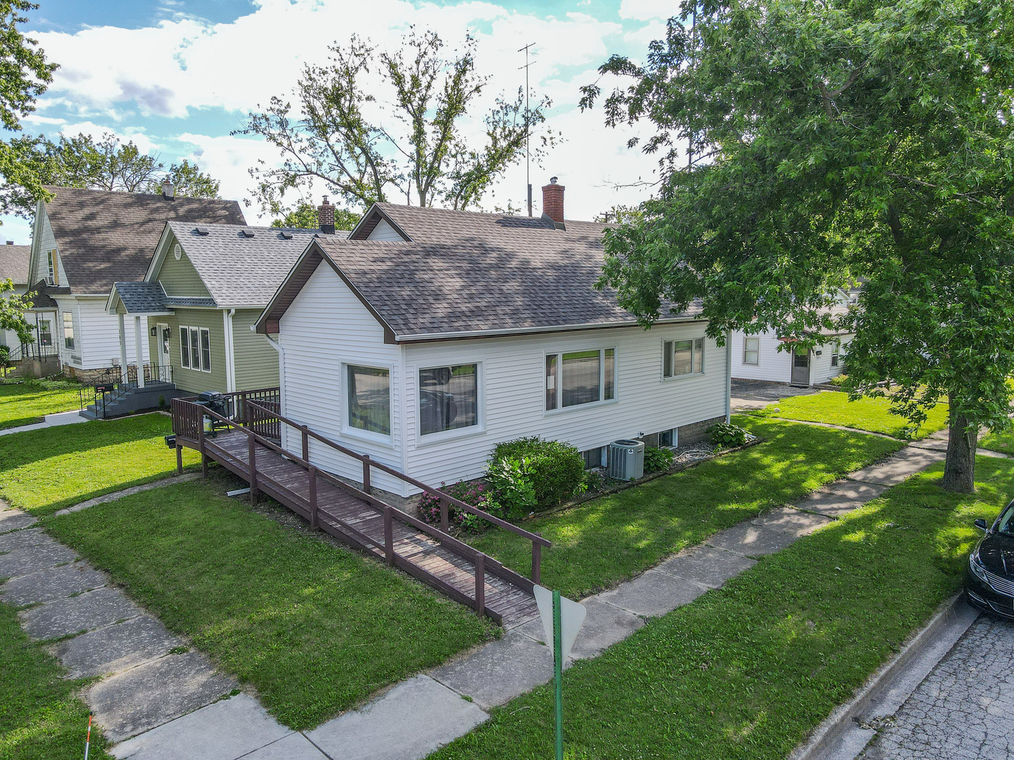 197 N Cleveland Avenue Property Photo 1