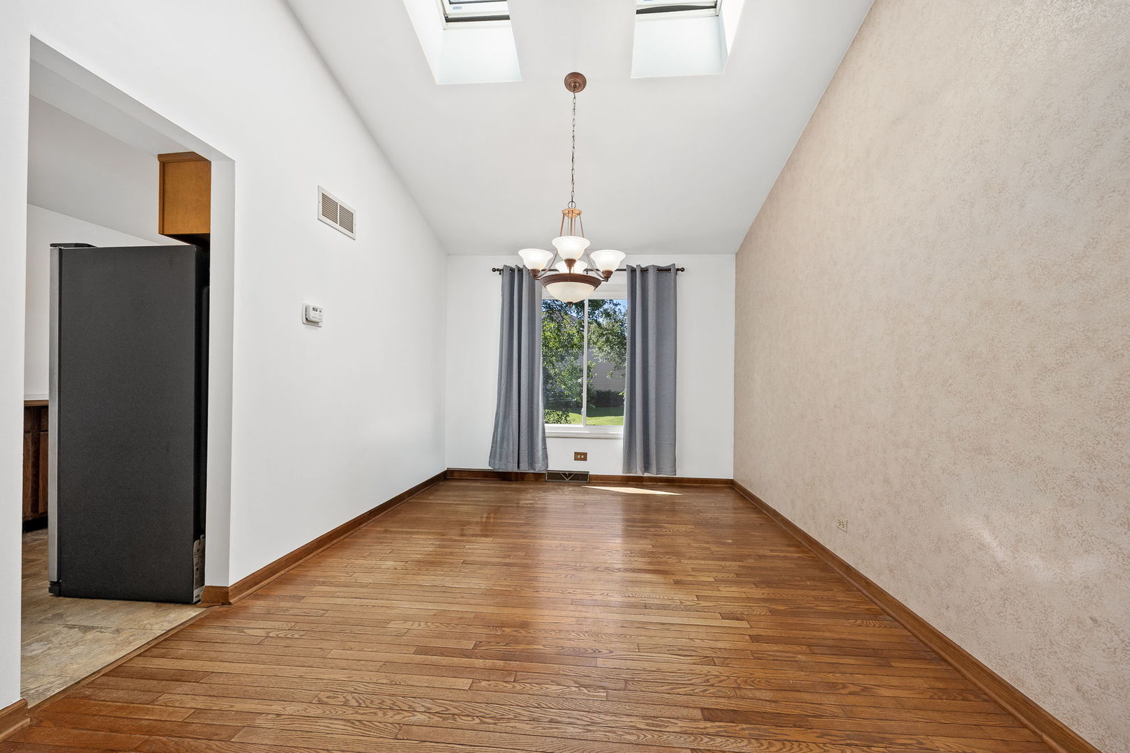 2284 Briarhill Drive Property Photo 3