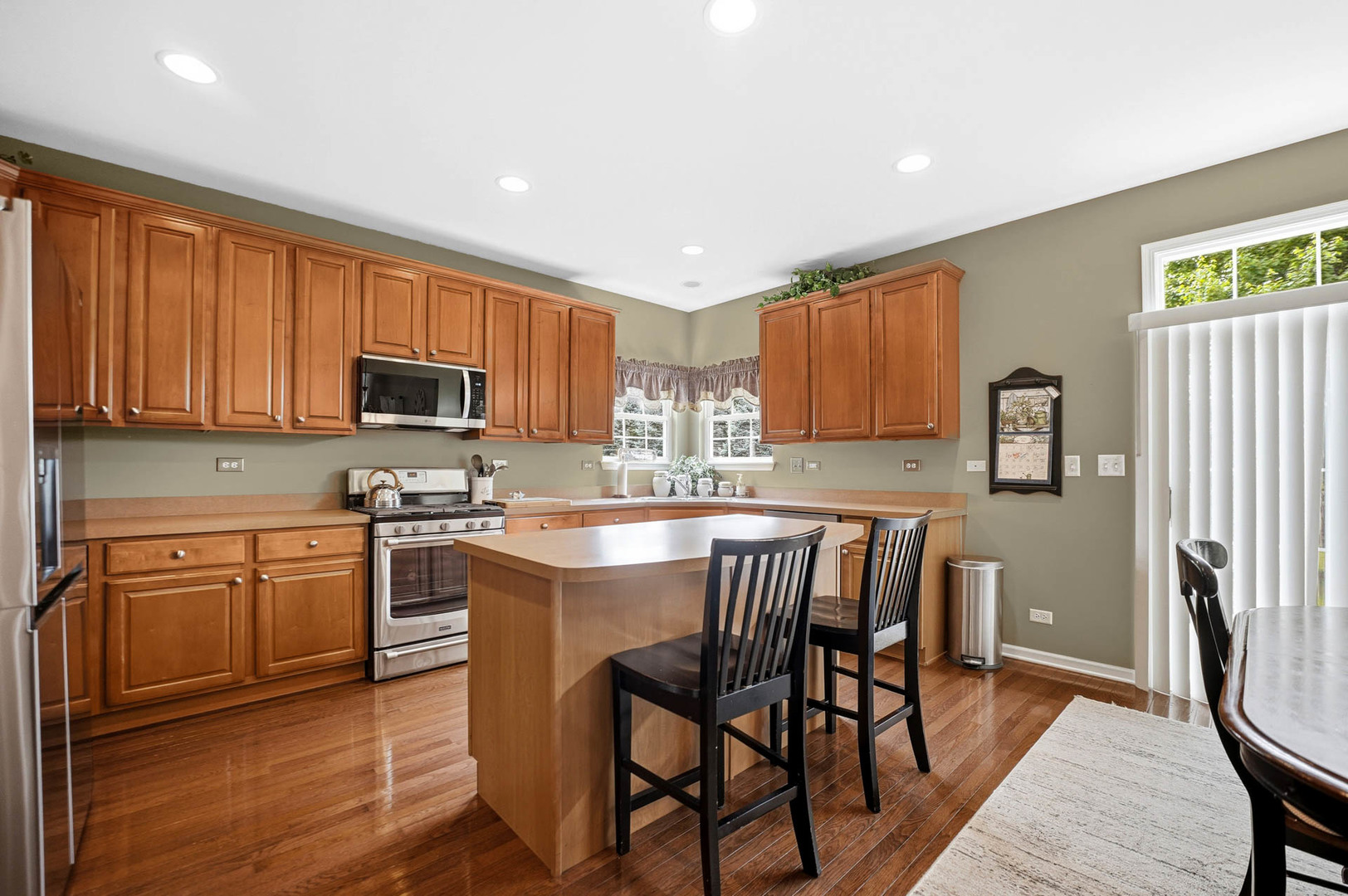 442 Winterberry Drive Property Photo 3