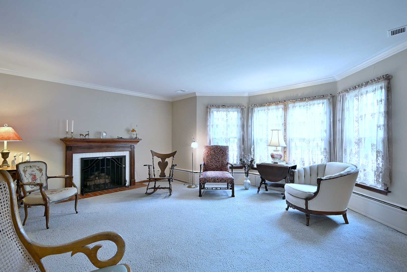 3946 Gilbert Avenue Property Photo 6