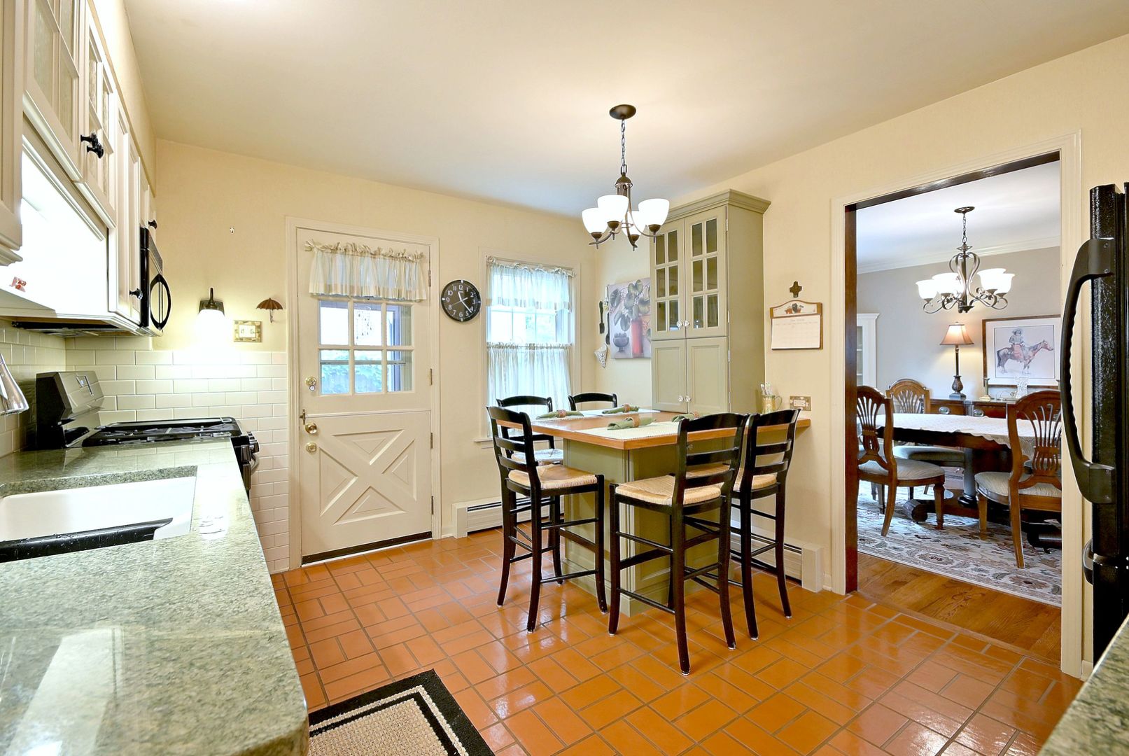 3946 Gilbert Avenue Property Photo 15