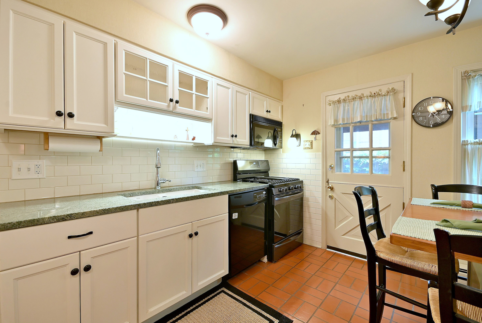 3946 Gilbert Avenue Property Photo 18