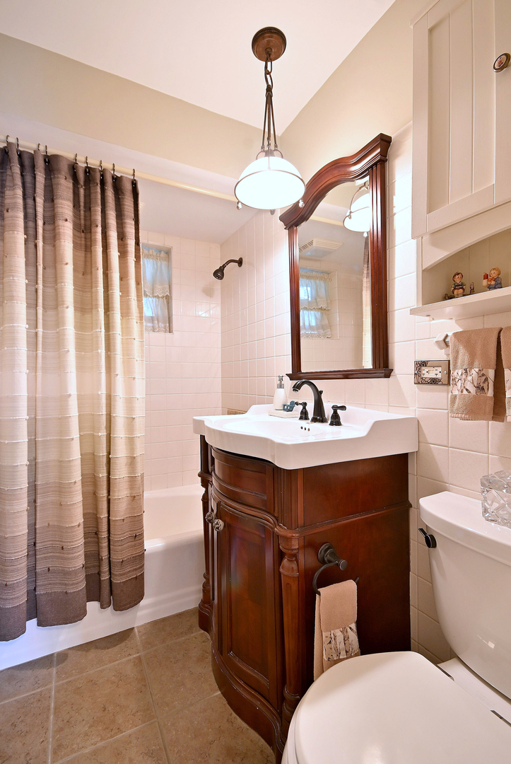 3946 Gilbert Avenue Property Photo 22