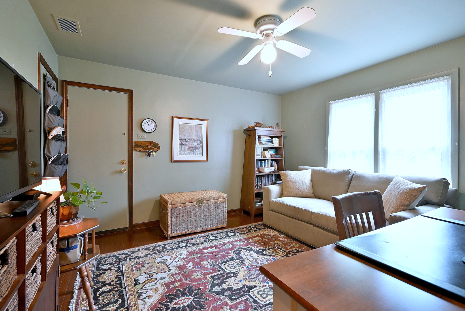 3946 Gilbert Avenue Property Photo 24