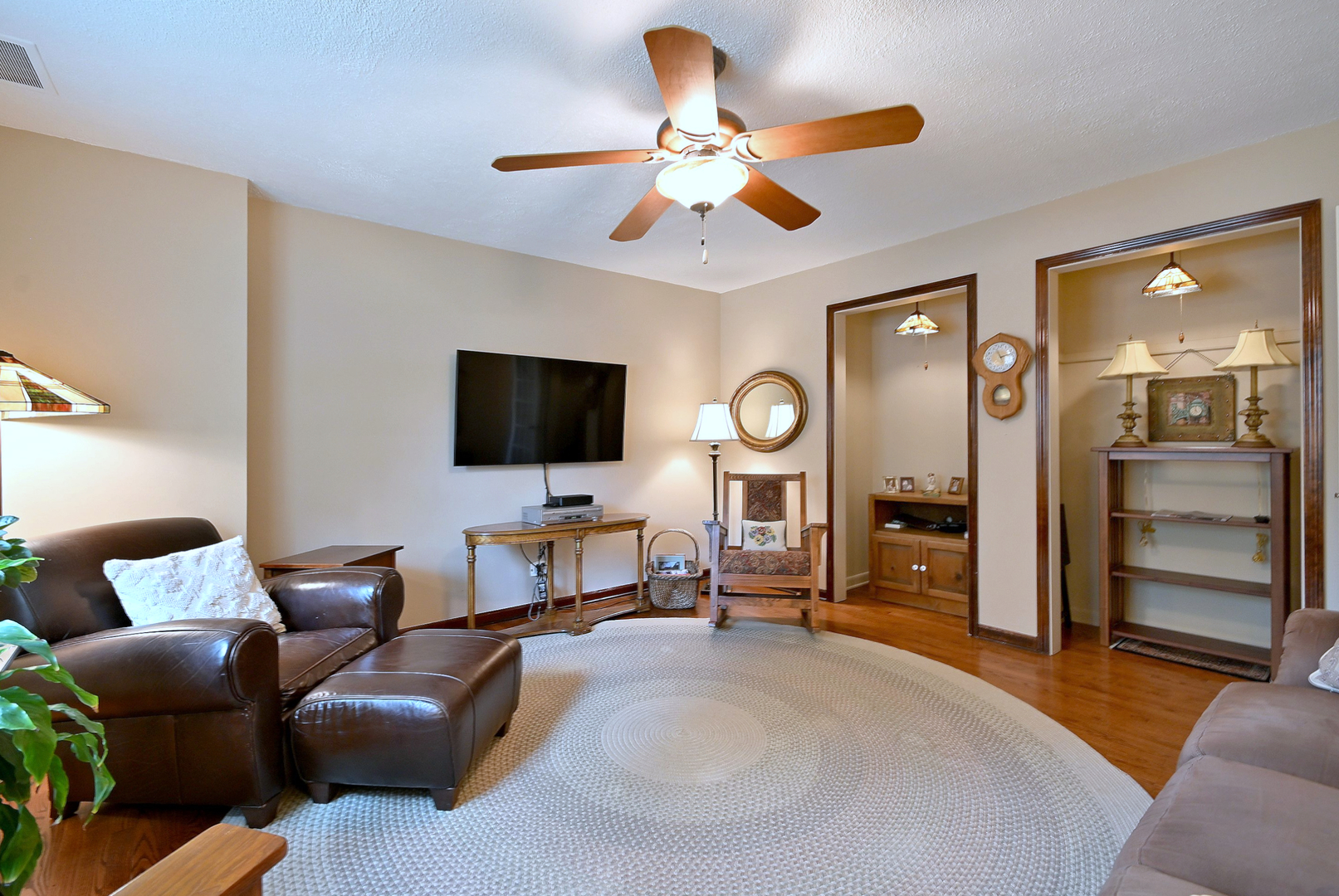3946 Gilbert Avenue Property Photo 26