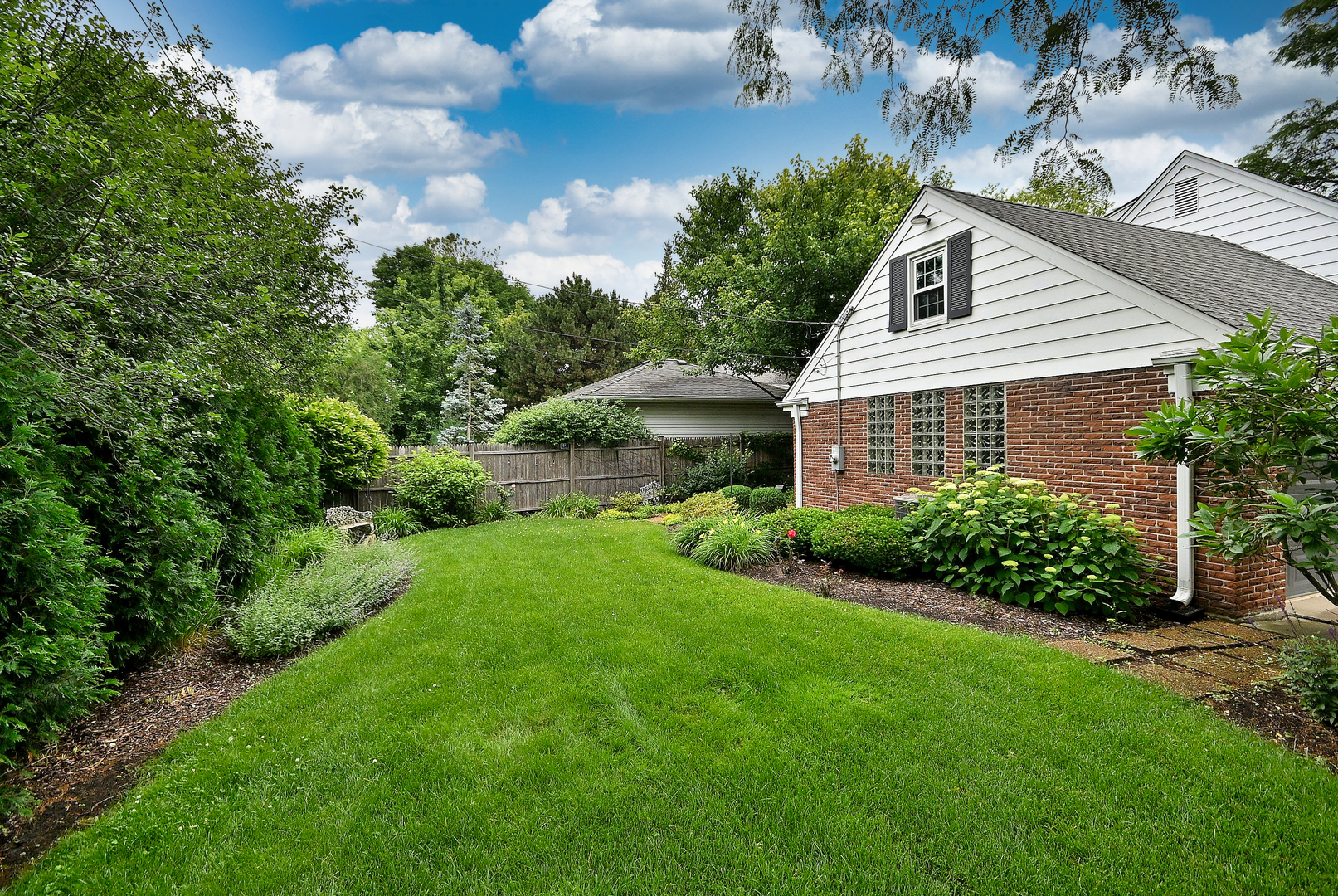 3946 Gilbert Avenue Property Photo 44