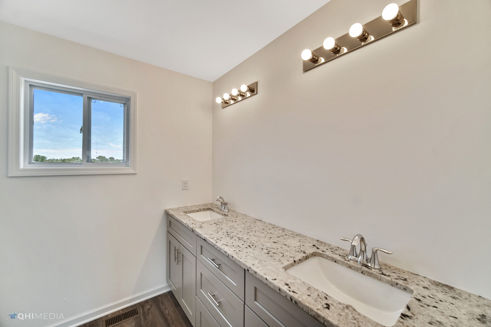1099 Redwing Drive Property Photo 12