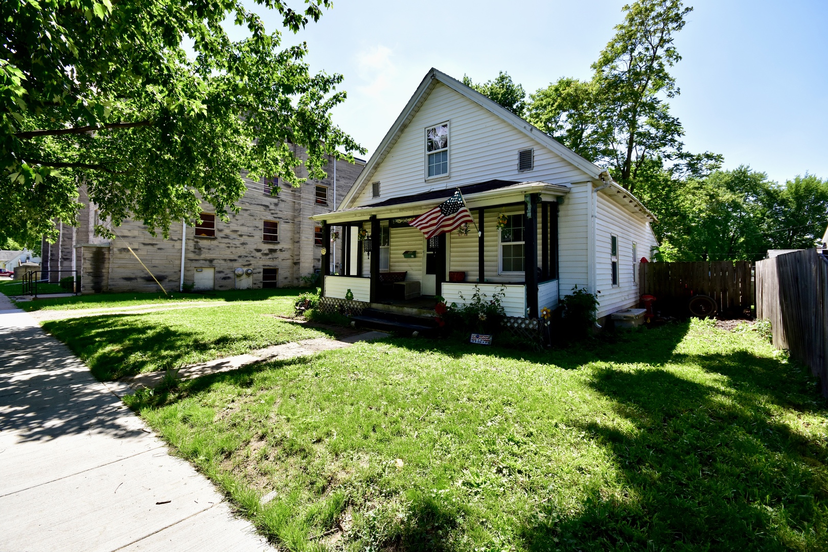 206 N Mason Street Property Photo 2