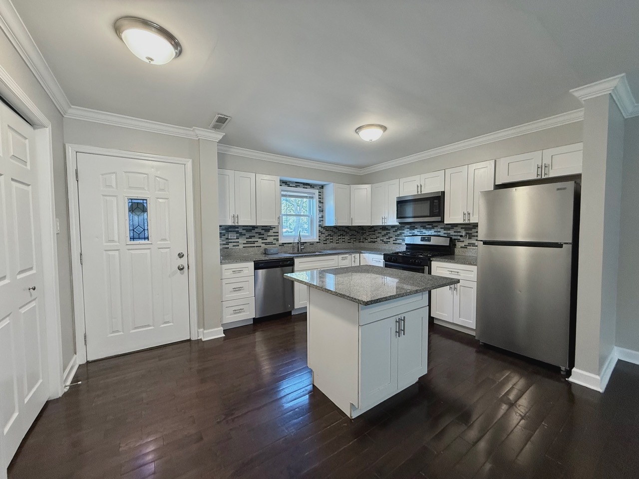 2045 Downey Road Property Photo 2