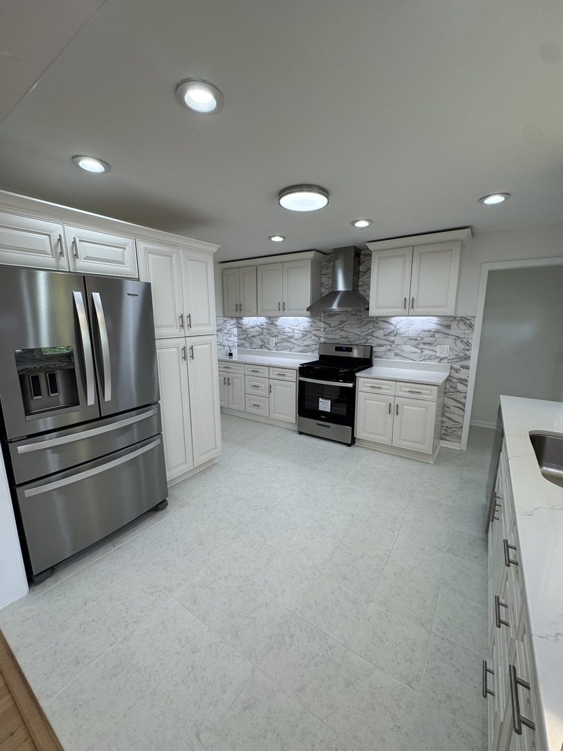 7450 Webster Street Property Photo 5