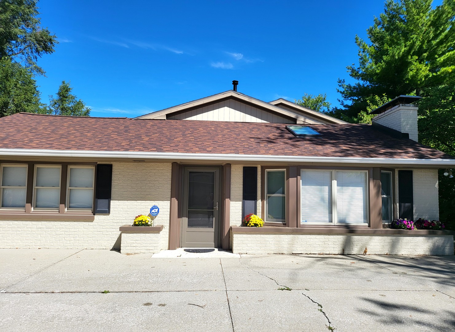2306 Maysel Street Property Photo 5