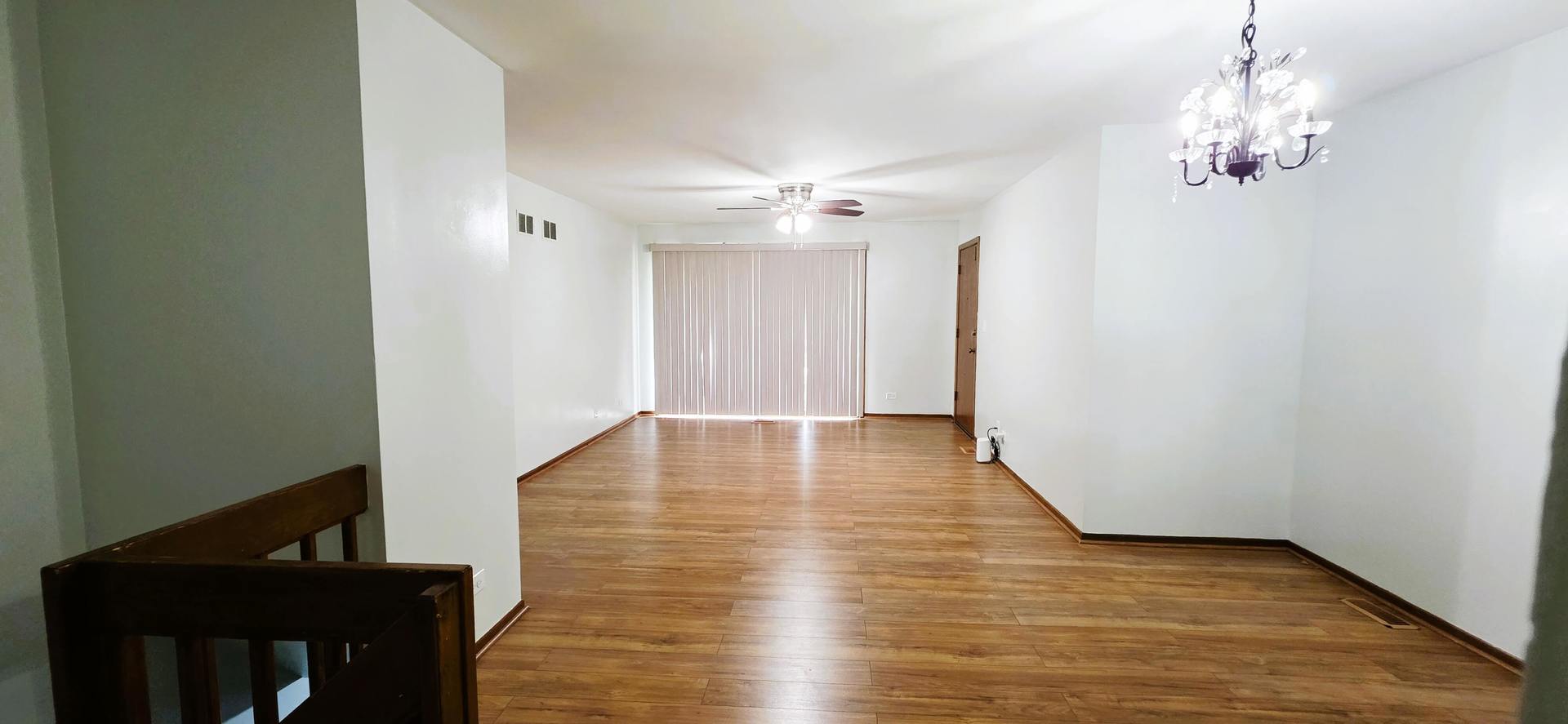 1907 W Golf Road 1b Property Photo 3