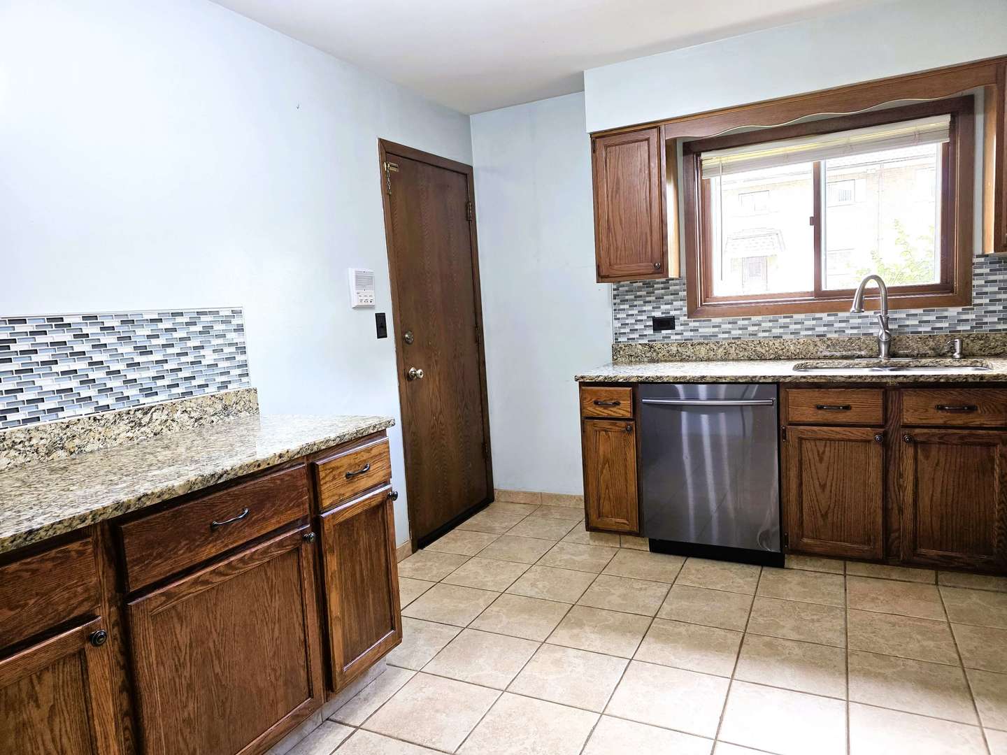 1907 W Golf Road 1b Property Photo 6