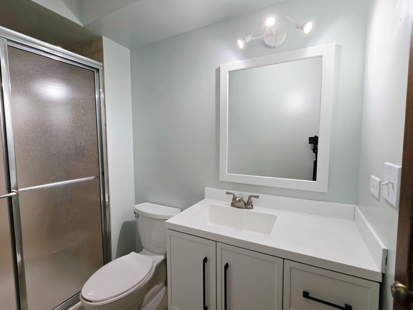 1907 W Golf Road 1b Property Photo 10