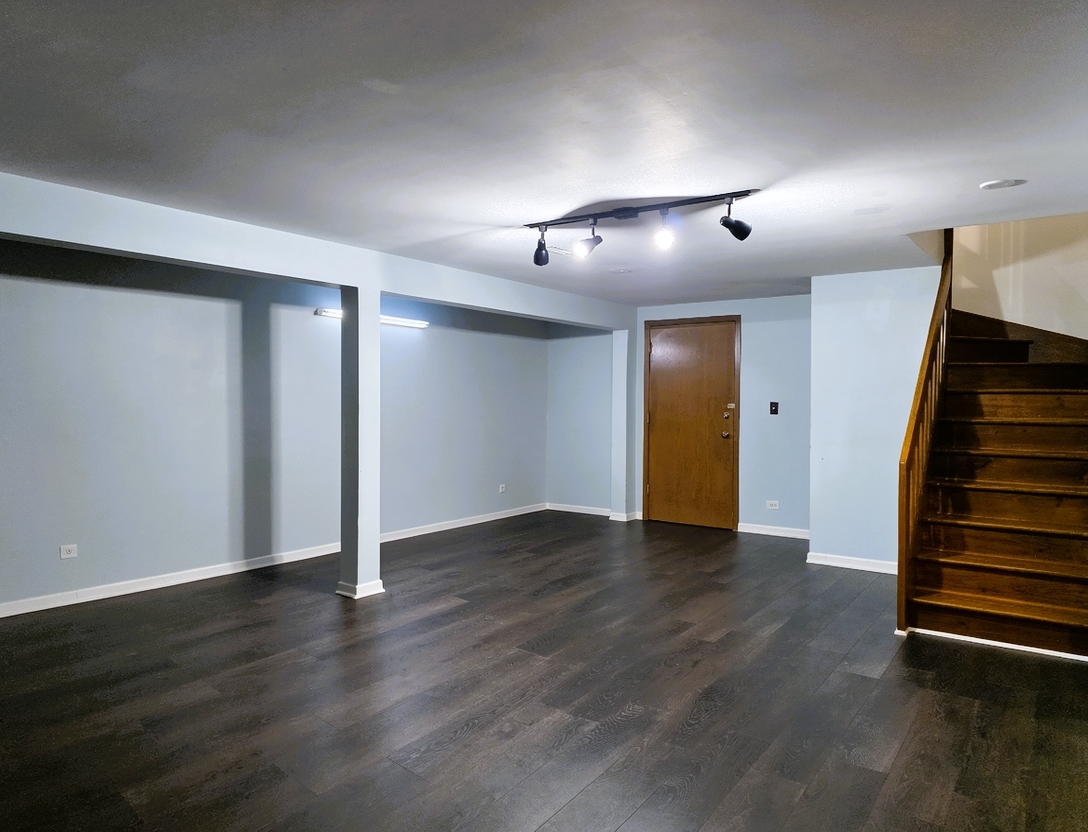 1907 W Golf Road 1b Property Photo 13