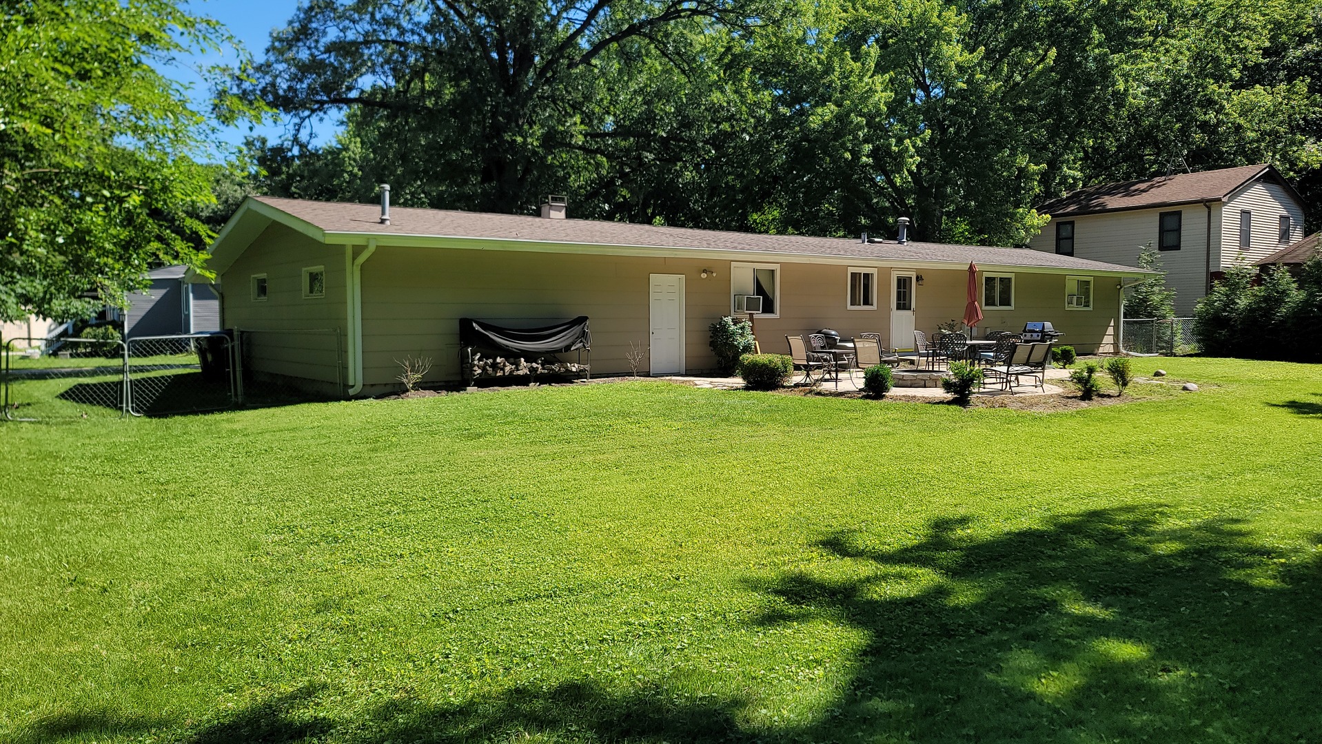2127 Salem Avenue Property Photo 4