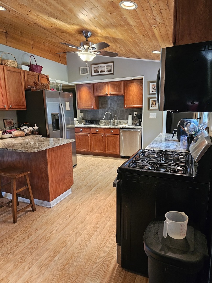 2127 Salem Avenue Property Photo 23
