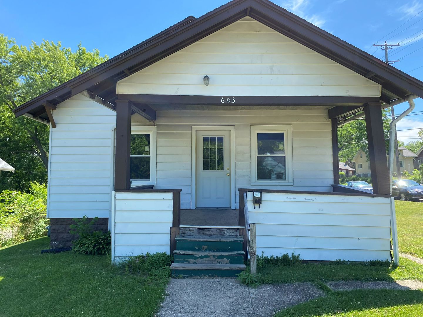 603 N Sunset Avenue Property Photo 1